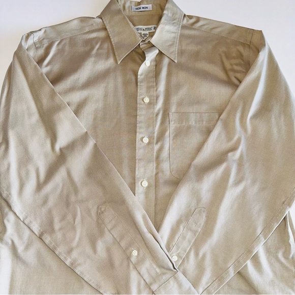 Bundle of (3) Button Down Shirts - Picture 5 of 8